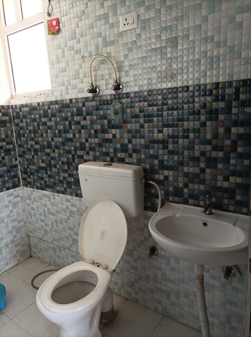 Bathroom in 4 BHK Apartment at Sector 49 – for Rent