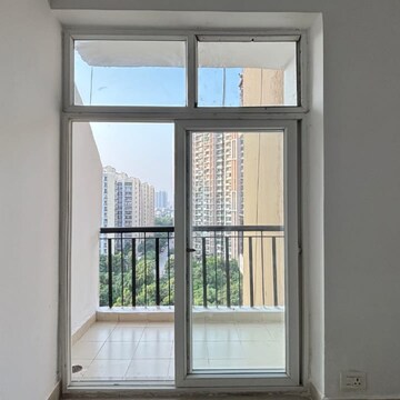 Room in 3 BHK Apartment at Amrapali Zodiac, Sector 120 – for Sale