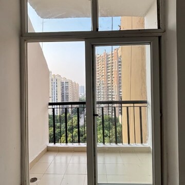 Room in 3 BHK Apartment at Amrapali Zodiac, Sector 120 – for Sale
