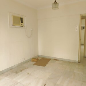Room in 3 BHK Apartment at Chaitanya Tower, Prabhadevi – for Rent