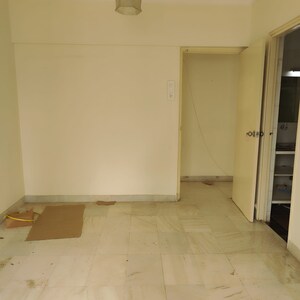 Room in 3 BHK Apartment at Chaitanya Tower, Prabhadevi – for Rent