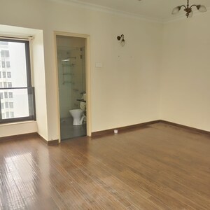 Room in 3 BHK Apartment at Chaitanya Tower, Prabhadevi – for Rent