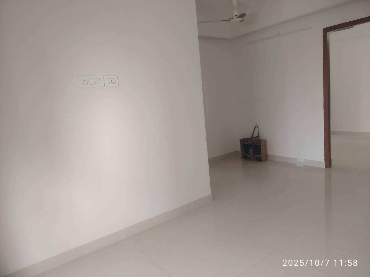 3 BHK + Study Room 1600 Sq.Ft. Apartment in Silver Apartments Prabhadevi