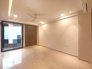 Room in 3 BHK Builder Floor at Greater Kailash I – for Rent
