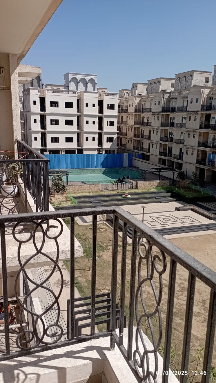 Balcony, signature-global-park 2 Bedroom 845 Sq.Ft. Builder Floor In Sohna Sector 36 Gurgaon 9288339