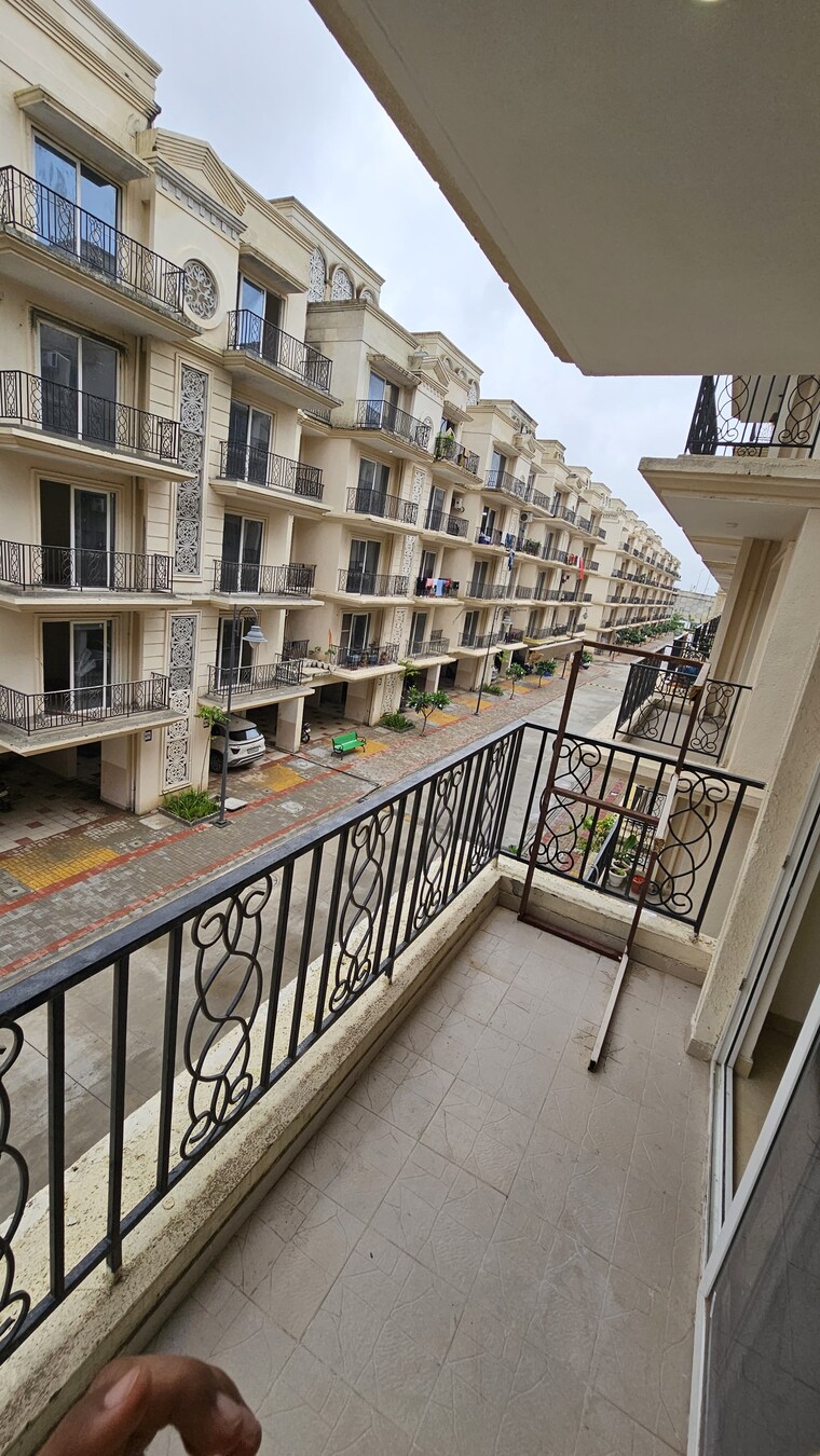 Balcony, signature-global-park 2 Bedroom 845 Sq.Ft. Builder Floor In Sohna Sector 36 Gurgaon 9288339