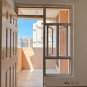Room in 2 BHK Apartment at Supertech Cape Town, Sector 74 – for Sale