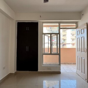 Room in 2 BHK Apartment at Supertech Cape Town, Sector 74 – for Sale