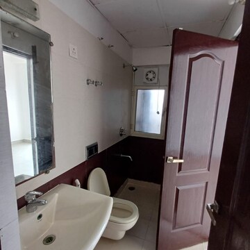 Team Area in 3 BHK Apartment at Amrapali Platinum, Sector 119 – for Sale