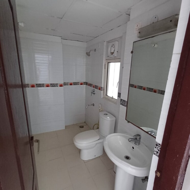 Bathroom, amrapali-platinum 3 Bedroom 1625 Sq.Ft. Apartment In Sector 119 Noida 9288373