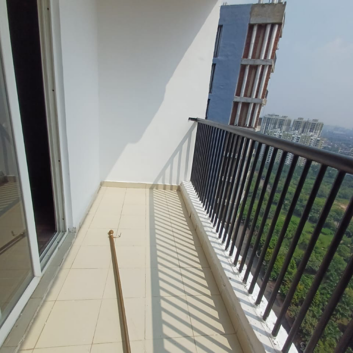 3 BHK + Study Room Apartment For Sale in Amrapali Platinum