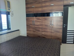 Room in 2 BHK Apartment at Srishti Kailash Tower Apartment, Mulund West – for Rent