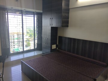 Room in 2 BHK Apartment at Srishti Kailash Tower Apartment, Mulund West – for Rent