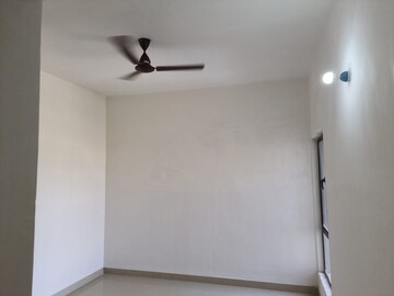 Room in 3 BHK Apartment at Rungta Madgul Antaraa, Diamond Harbour Road – for Rent