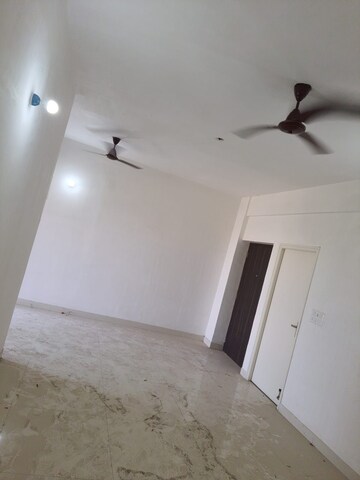 Room in 3 BHK Apartment at Rungta Madgul Antaraa, Diamond Harbour Road – for Rent