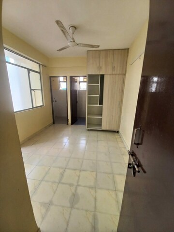 Room in 1 BHK Apartment at Ninex RMG Residency, Sector 37c – for Rent