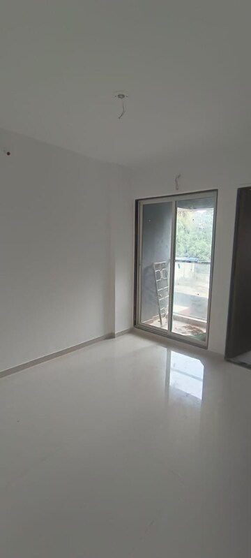 Room in 2 BHK Apartment at Laxmi Narayan Tower, Naupada – for Rent