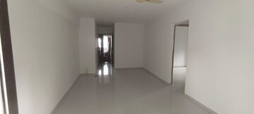 Room in 2 BHK Apartment at Laxmi Narayan Tower, Naupada – for Rent