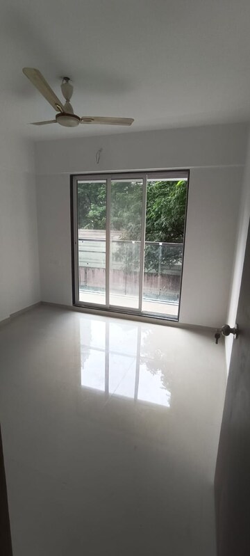 Room in 2 BHK Apartment at Laxmi Narayan Tower, Naupada – for Rent