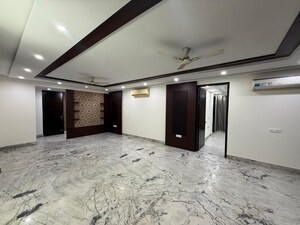 Room in 4 BHK Builder Floor at Kalkaji – for Rent