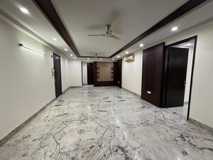 Room in 4 BHK Builder Floor at Kalkaji – for Rent