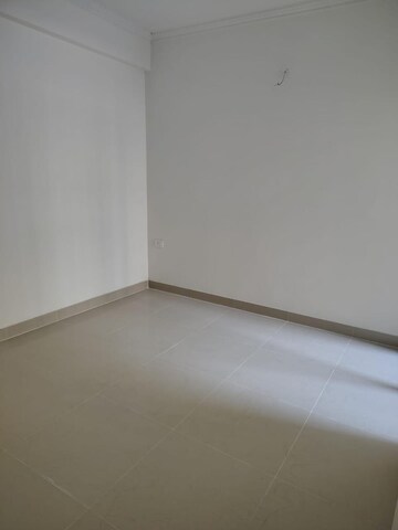 Room in 3 BHK Apartment at KW Srishti, Raj Nagar Extension – for Rent