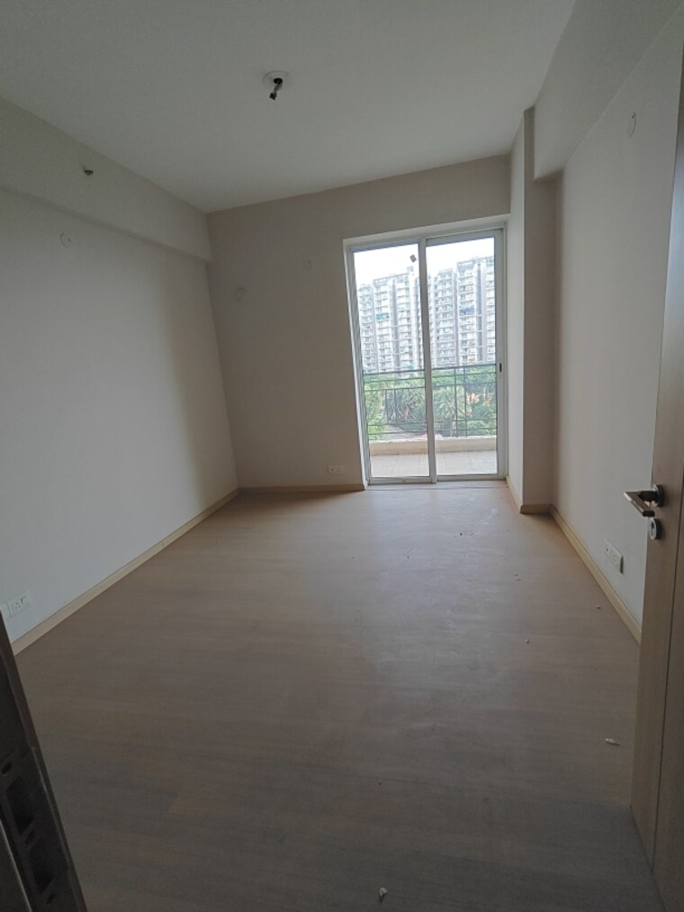 Room, dlf-new-town-heights-ii 3 Bedroom 1960 Sq.Ft. Apartment In Sector 86 Gurgaon 9288568