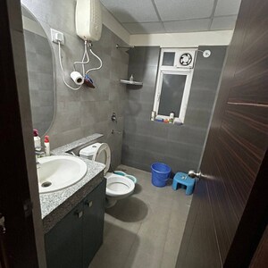 Bathroom in 2.5 BHK Apartment at Express Zenith, Sector 77 – for Rent