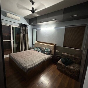 Bedroom in 2.5 BHK Apartment at Express Zenith, Sector 77 – for Rent