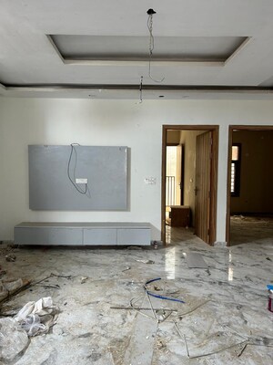 Room in 4 BHK Builder Floor at New Industrial Township 5 – for Sale