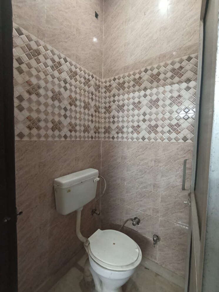 Bathroom, sahridaya-apartments 2 Bedroom 950 Sq.Ft. Apartment In Paschim Vihar Delhi 9288585