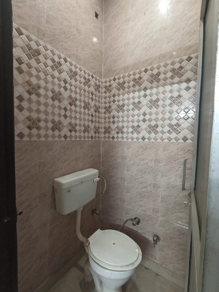 Bathroom, sahridaya-apartments 2 Bedroom 950 Sq.Ft. Apartment In Paschim Vihar Delhi 9288585