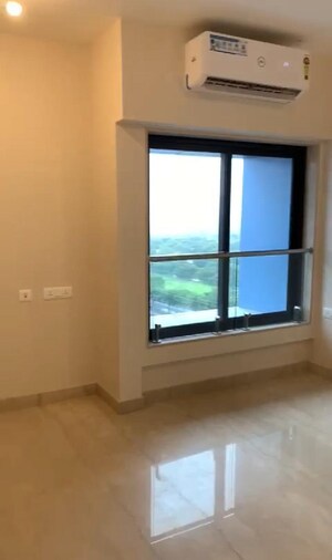 Room in 3 BHK Apartment at Godrej Platinum Mumbai, Vikhroli East – for Sale