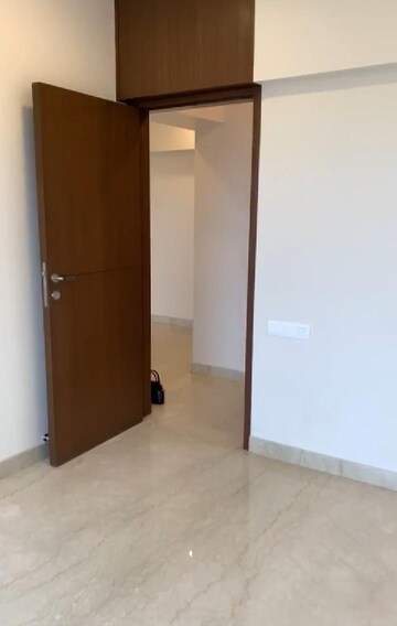 Room in 3 BHK Apartment at Godrej Platinum Mumbai, Vikhroli East – for Sale