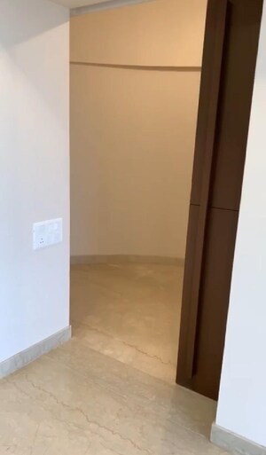 Room in 3 BHK Apartment at Godrej Platinum Mumbai, Vikhroli East – for Sale