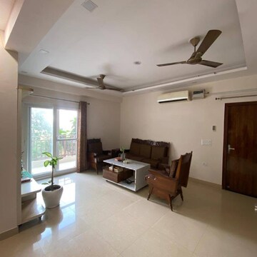 Room in 2 BHK Apartment at Supertech Cape Town, Sector 74 – for Rent