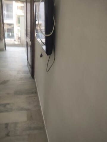 Furnished Amenities in 1.5 BHK Builder Floor at Lajpat Nagar – for Rent