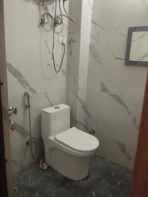Bathroom in 1.5 BHK Builder Floor at Lajpat Nagar – for Rent