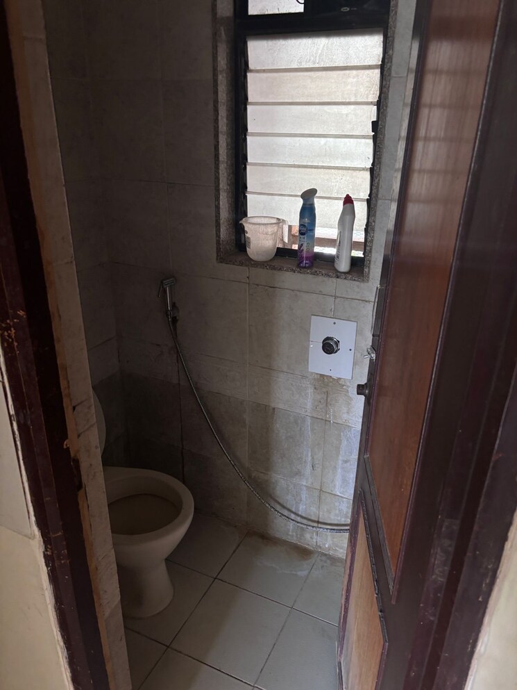 Bathroom, bharat-parkvistas 1 Bedroom 450 Sq.Ft. Apartment In Andheri West Mumbai 9288633