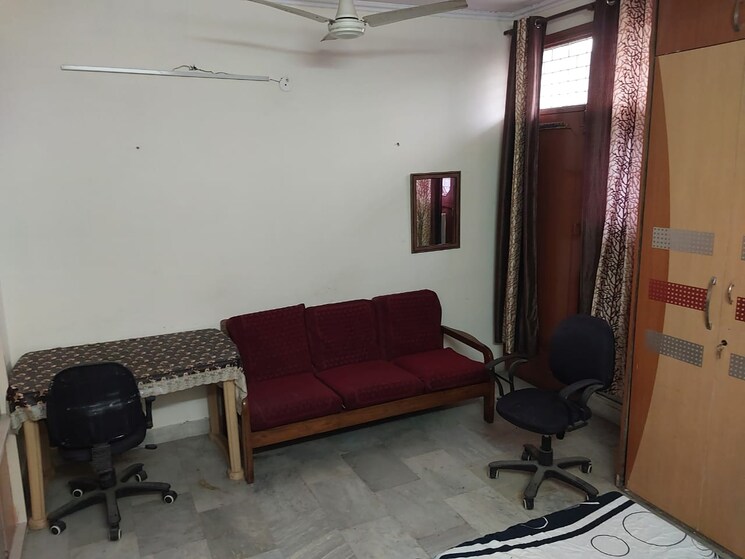 Room, lajpat nagar Pg For Girls In Lajpat Nagar 9288617