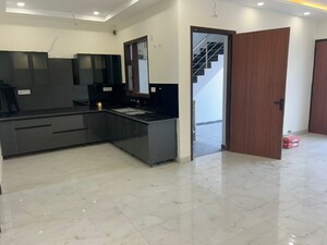 Room in 4 BHK Independent House at Kishanpura – for Sale