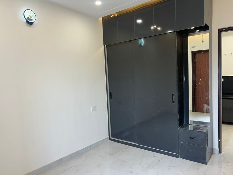 Room, kishanpura 4 Bedroom 1350 Sq.Ft. Independent House In Kishanpura Zirakpur 9288639