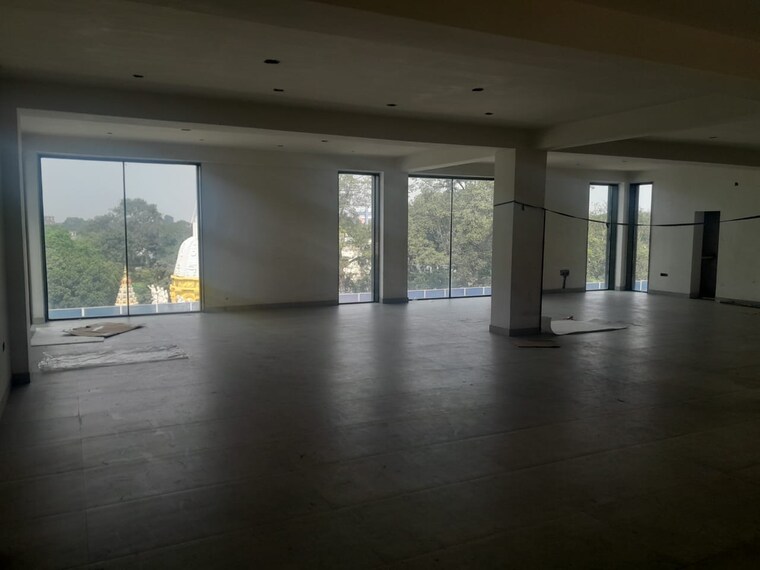 Room, ratu road Commercial Office Space 1650 Sq.Ft. In Ratu Road Ranchi 9288690