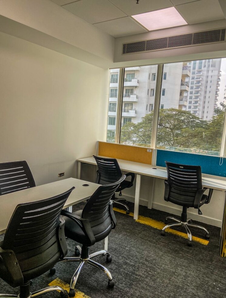 Team Area, emaar-the-palm-springs Commercial Office Space 2100 Sq.Ft. In Sector 54 Gurgaon 9288718