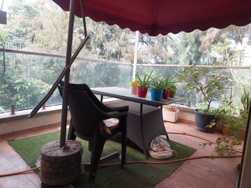 Team Area in 2 BHK Apartment at Koregaon Park – for Rent