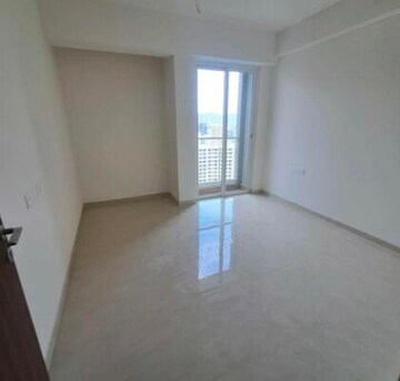 Room in 2 BHK Apartment at One Indiabulls Thane, Pokhran Road No Two – for Sale