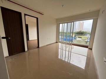 Room in 2 BHK Apartment at One Indiabulls Thane, Pokhran Road No Two – for Sale