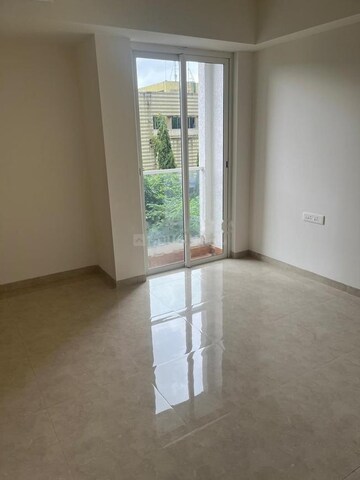 Room in 2 BHK Apartment at Indiabulls One Indiabulls, Pokhran Road No Two – for Sale