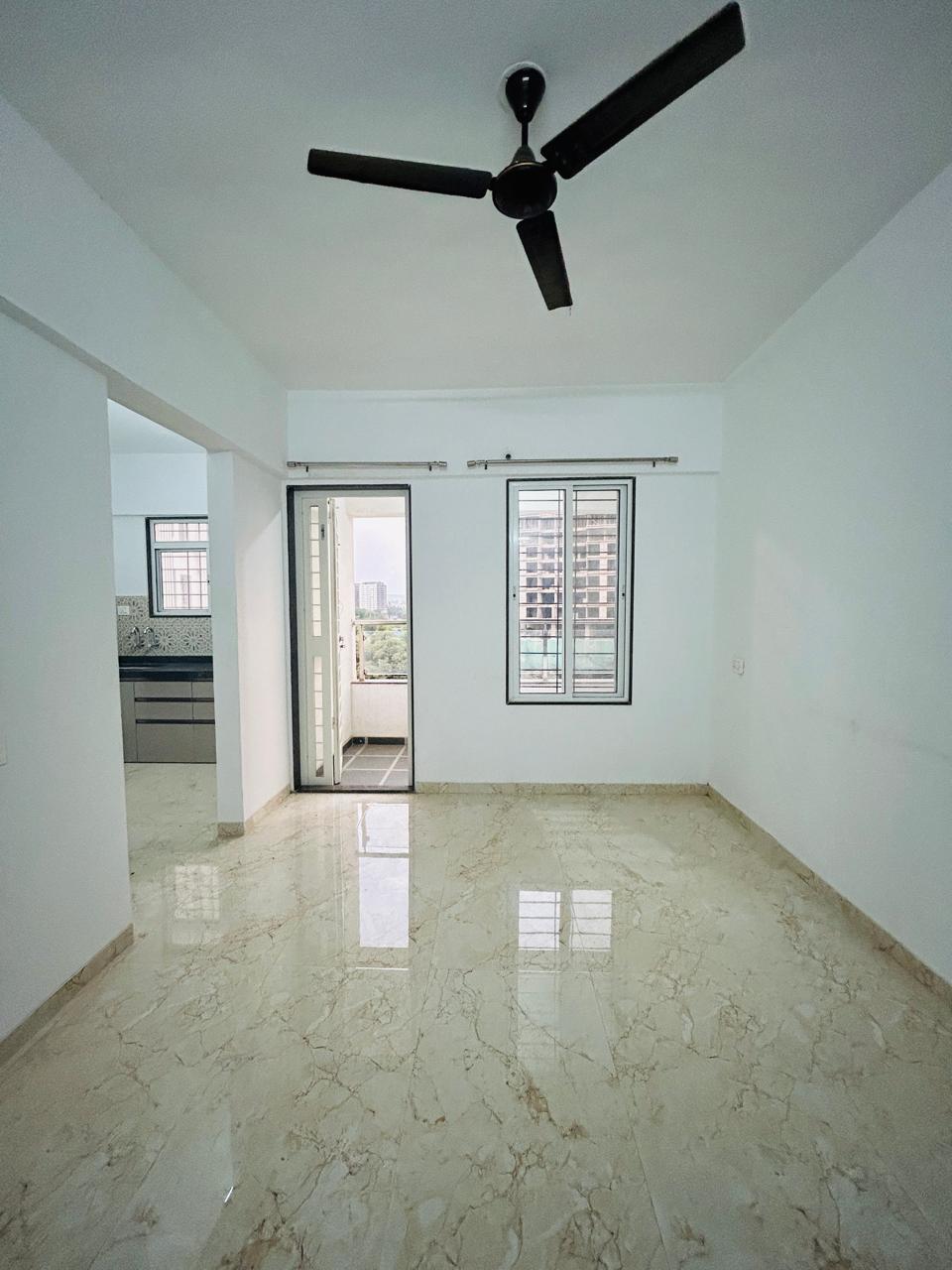 1 BHK + Servant Room Apartment For Sale in RS Kalpvruksh