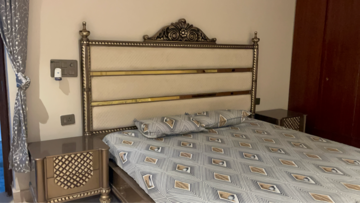 Furnished Amenities in 4 BHK Apartment at Mayur Vihar Phase ii – for Sale